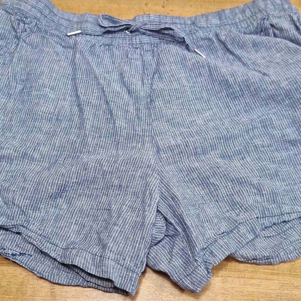 H & M Linen Blend Striped Shorts Chambray Women's Blue Sz 8 3.5